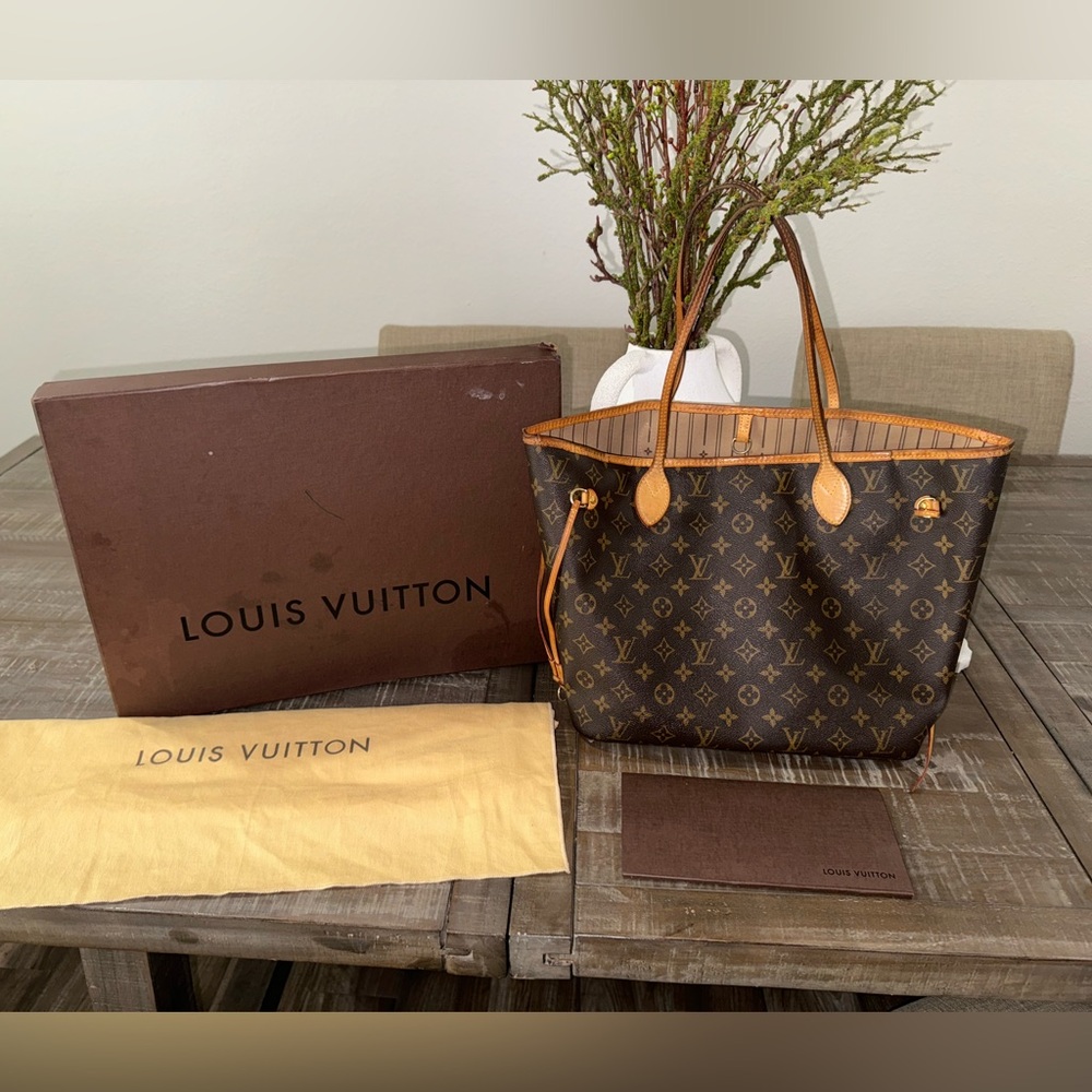 Louis Vuitton Monogram Neverfull Mm Handbag